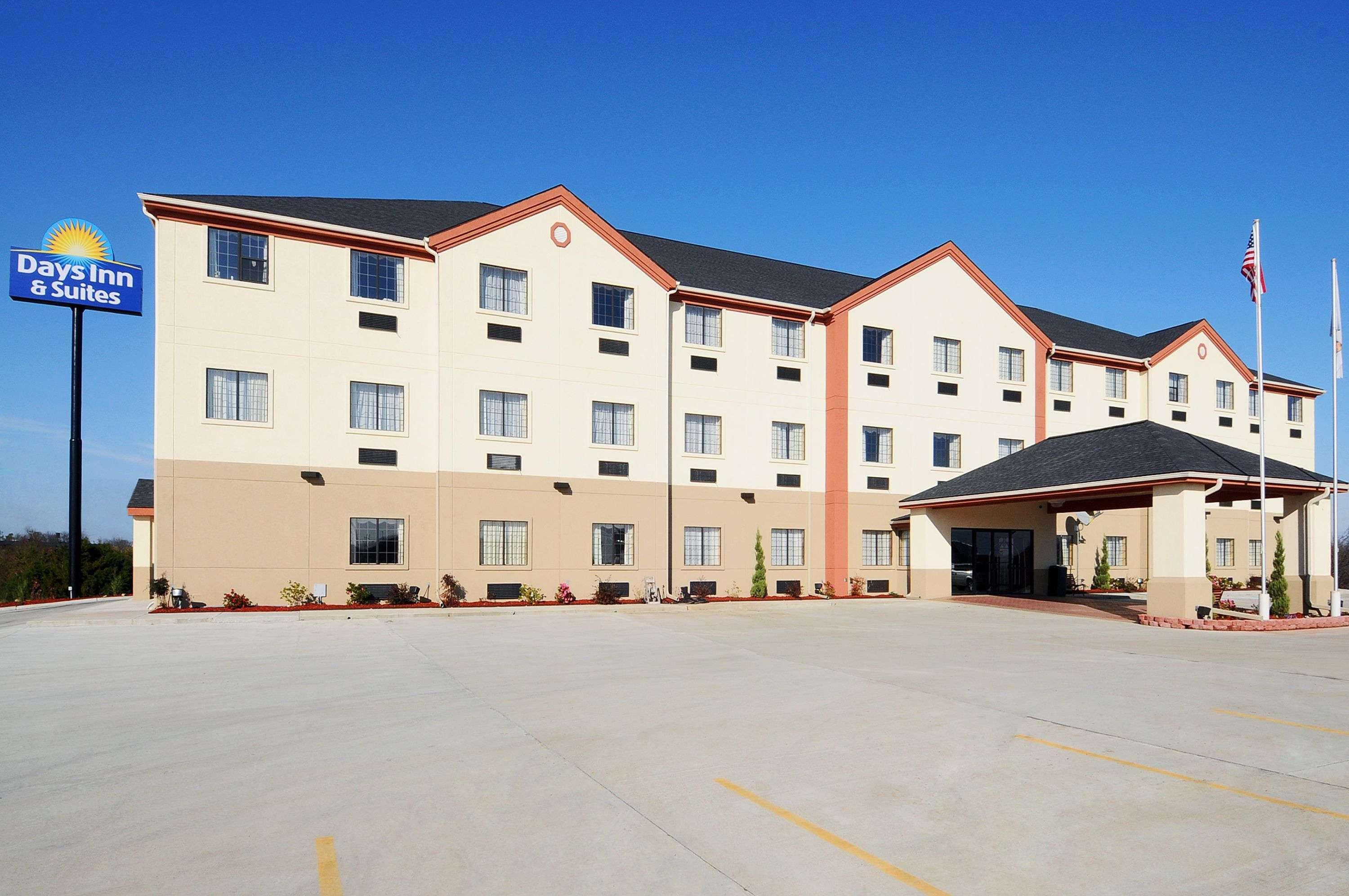 Quality Inn & Suites Mcalester Ngoại thất bức ảnh
