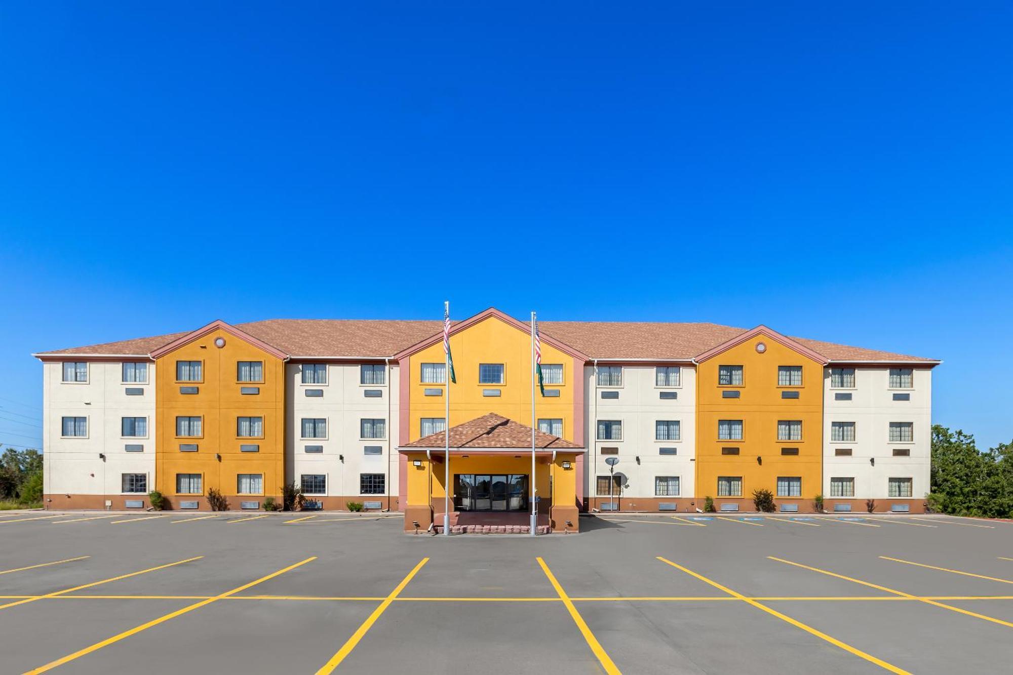 Quality Inn & Suites Mcalester Ngoại thất bức ảnh